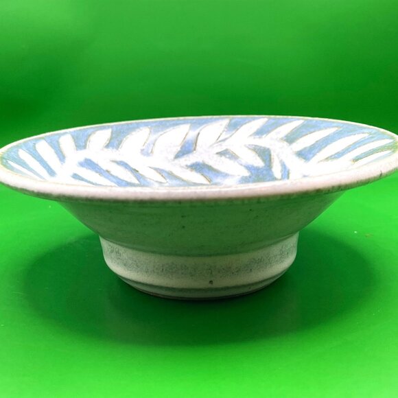 Handmade Signed Studio Pottery Candle Dish 6" Vine & Leaf 2000 Rustic Farmhouse - Picture 2 of 12